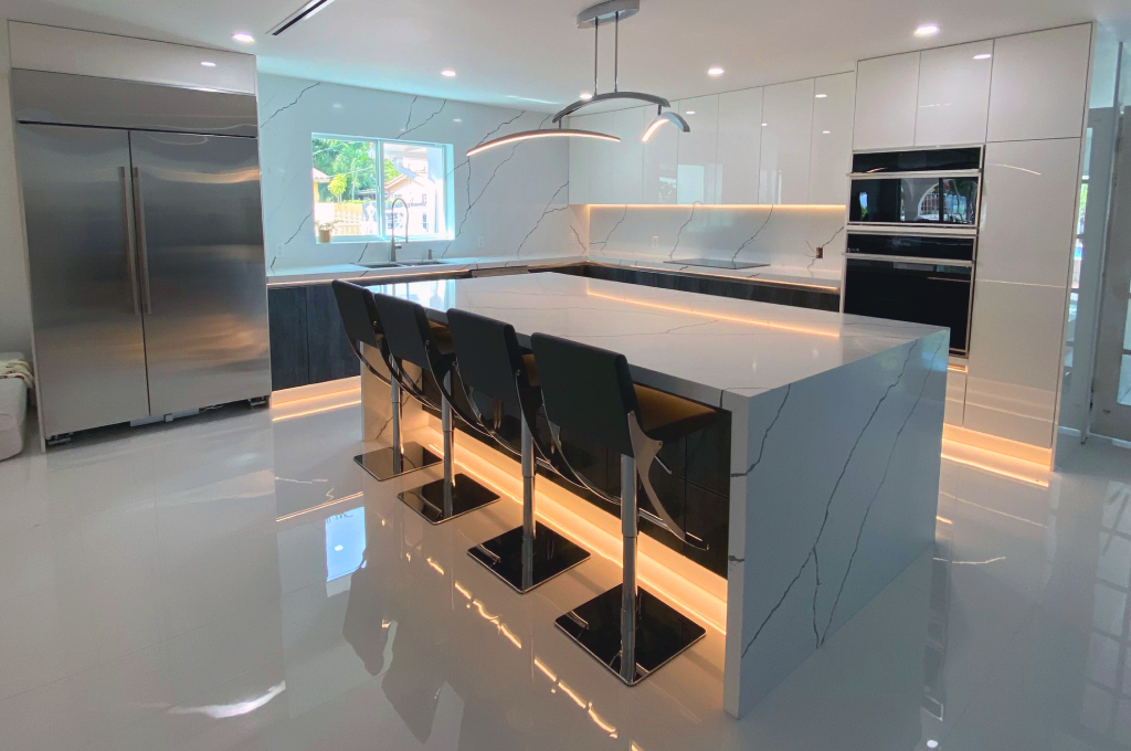 Modern kitchen remodel in Miami featuring trending design elements.